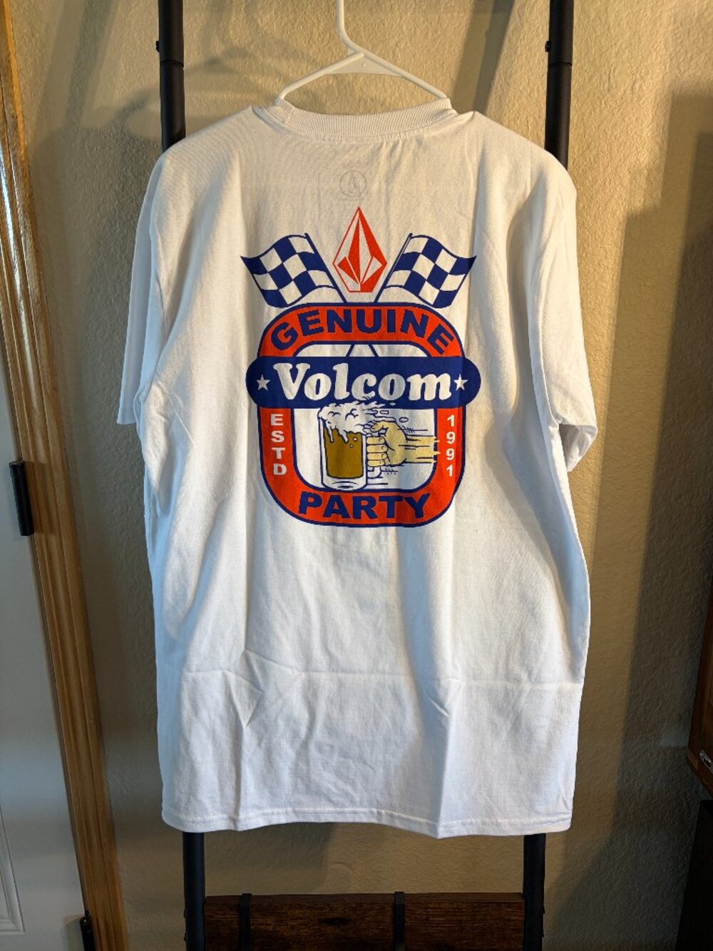 Volcom Genuine Party Graphic T Shirt White Classic Fit Mens Size Large NWT